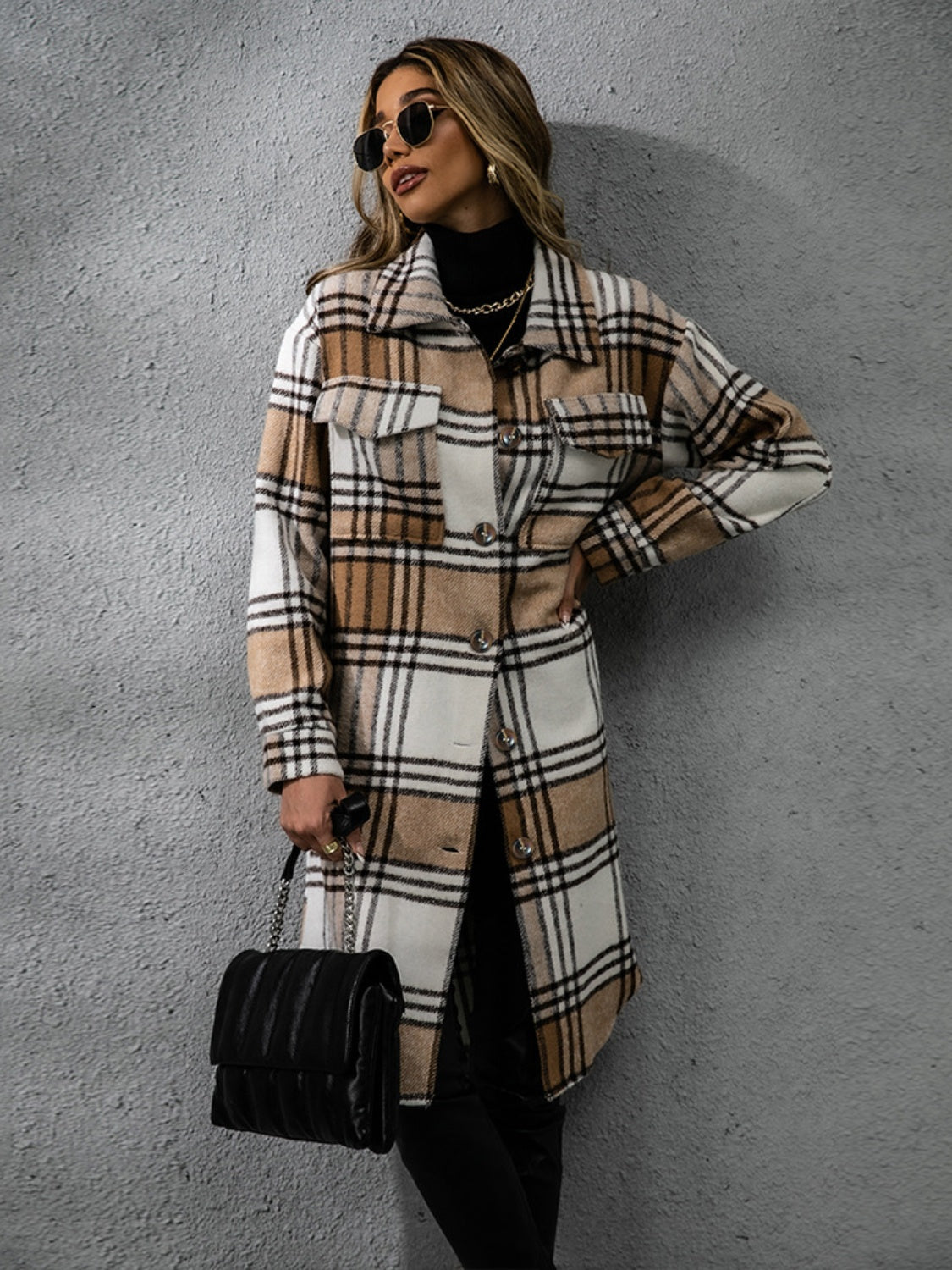 Stylish women's plaid collared coat for fall